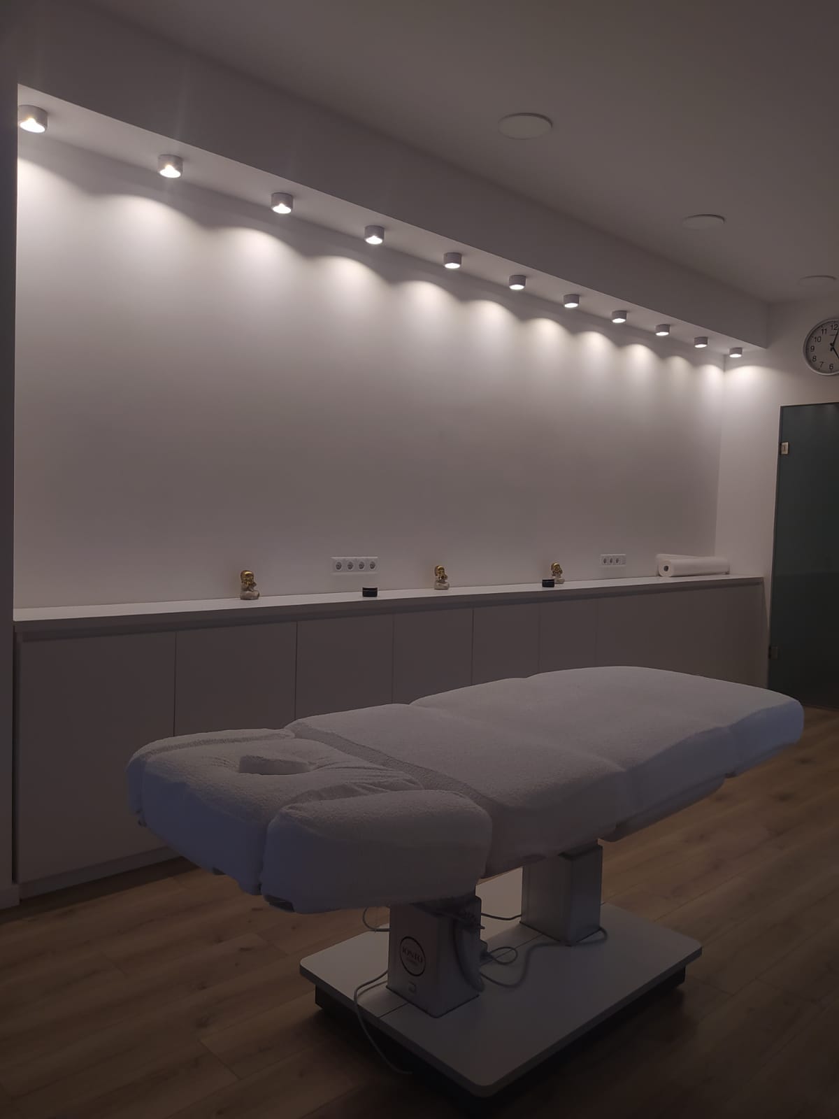 Space for osteopaths, cosmetologists, masseurs, kinesiologists