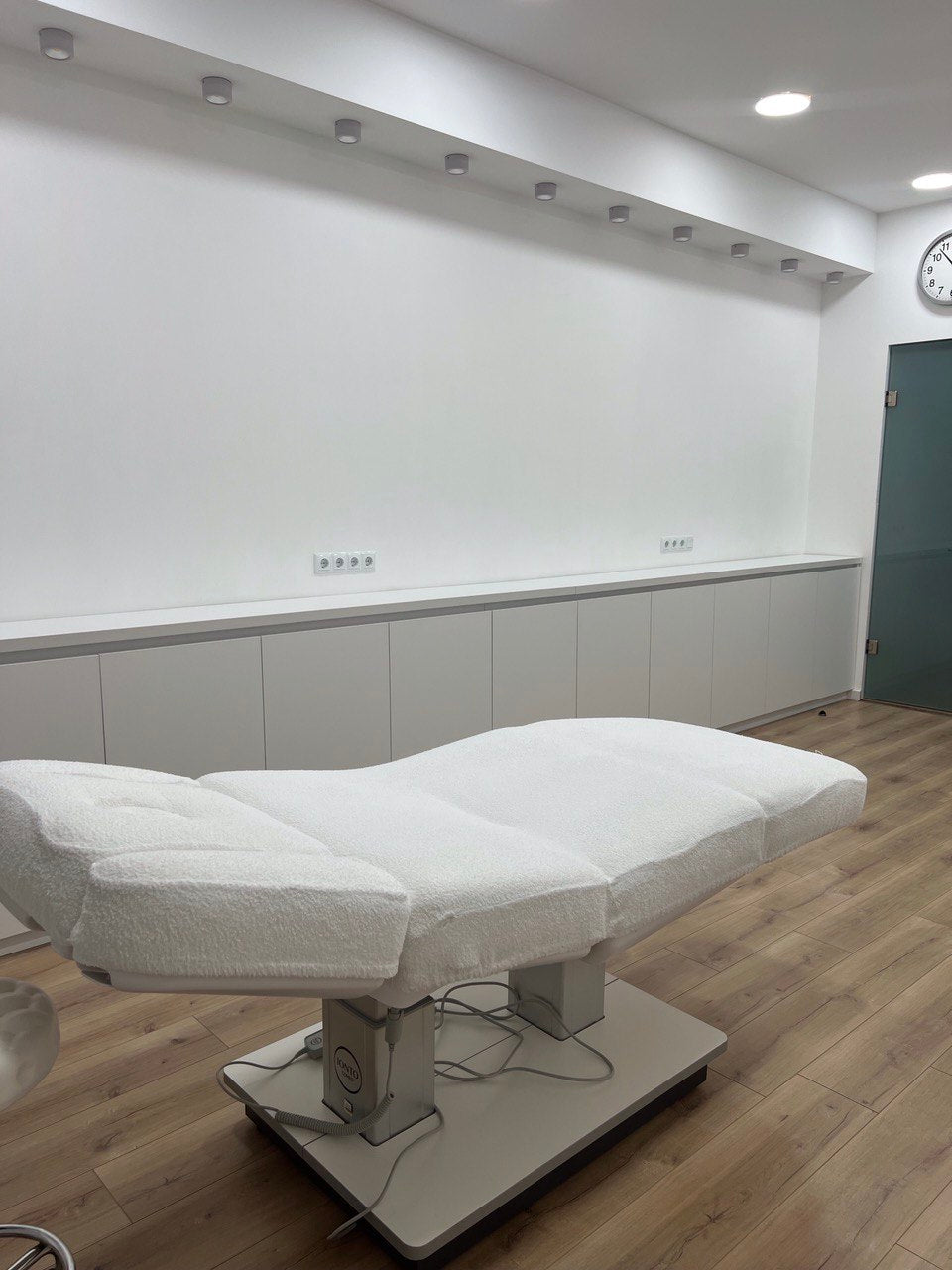 Space for osteopaths, cosmetologists, masseurs, kinesiologists