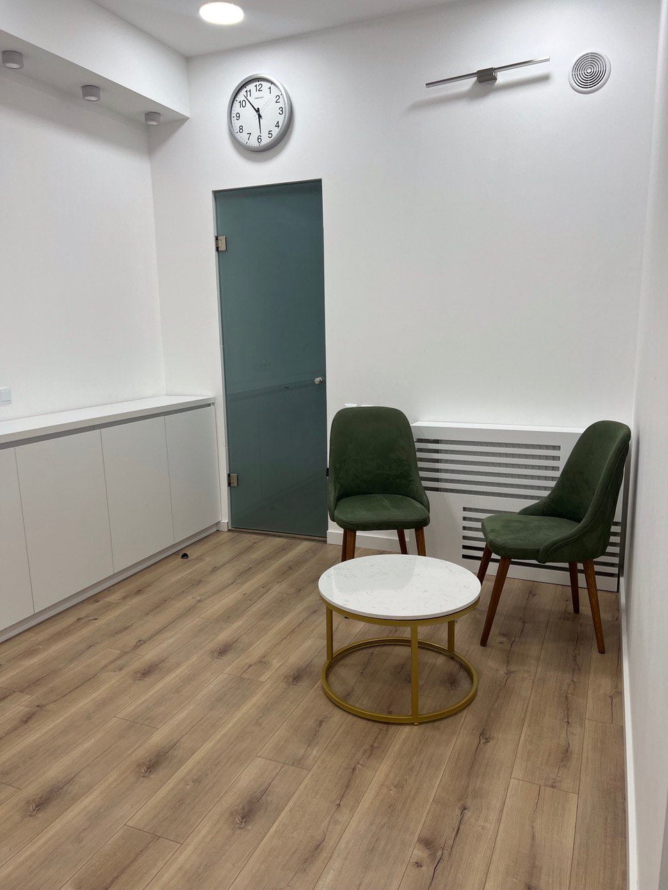 Space for osteopaths, cosmetologists, masseurs, kinesiologists